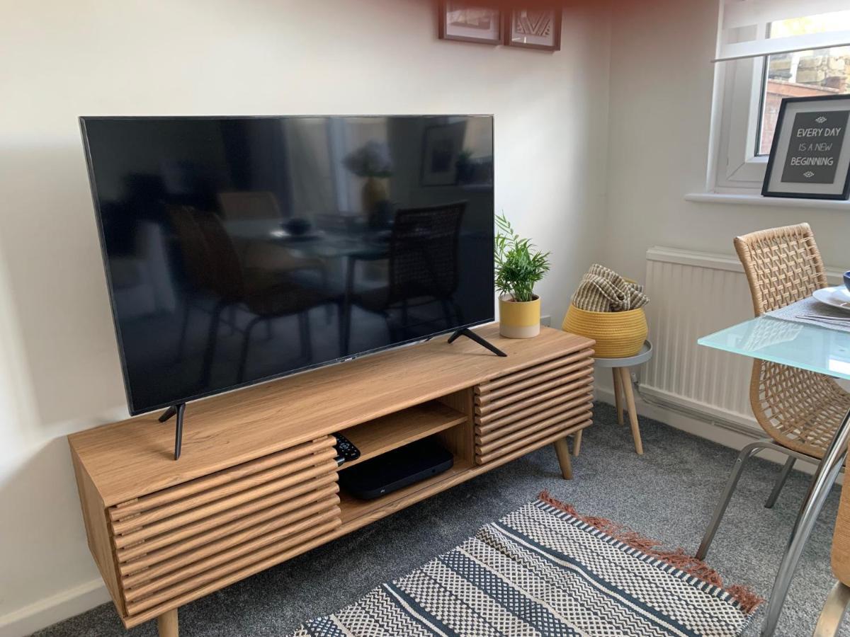 The Hideaway, Calm, Cozy, Dog Friendly Retreat Appartement Cheltenham Buitenkant foto