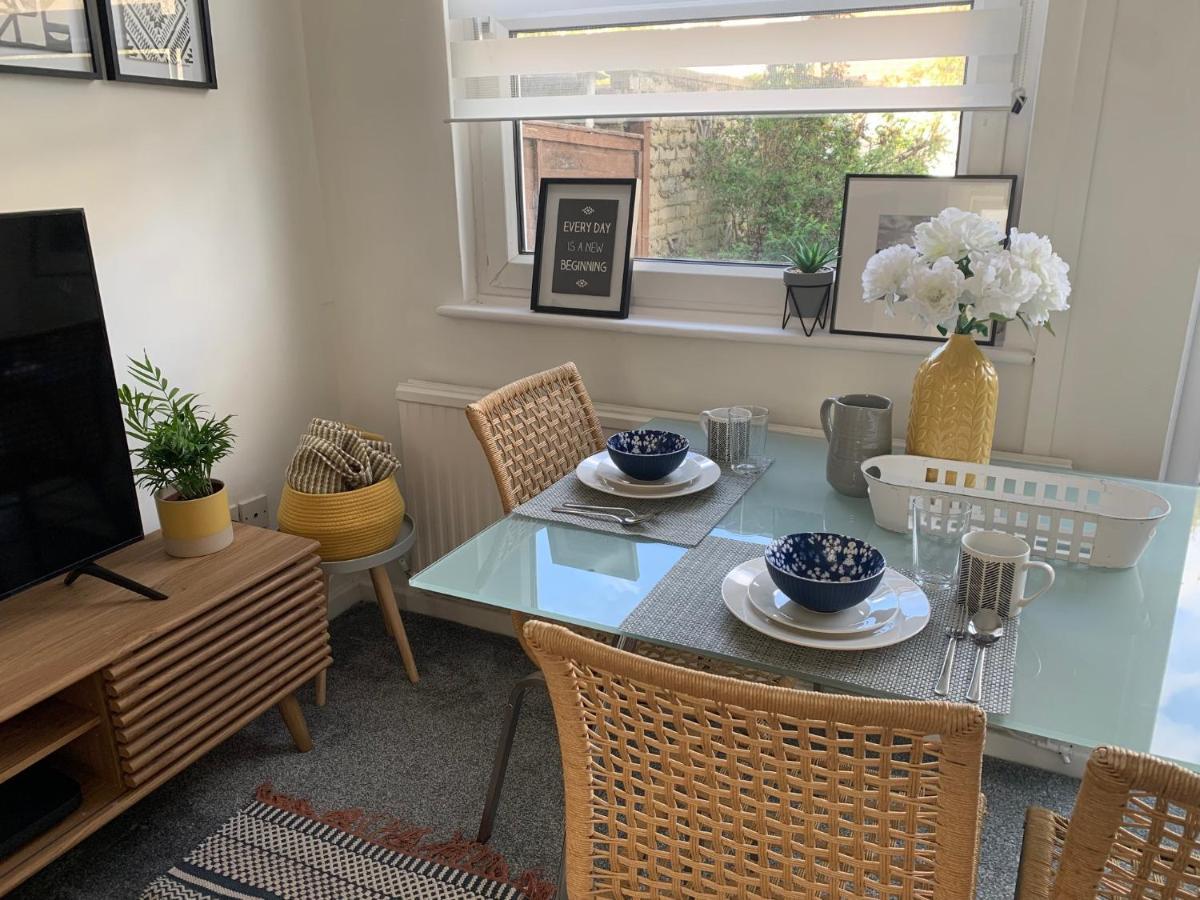 The Hideaway, Calm, Cozy, Dog Friendly Retreat Appartement Cheltenham Buitenkant foto